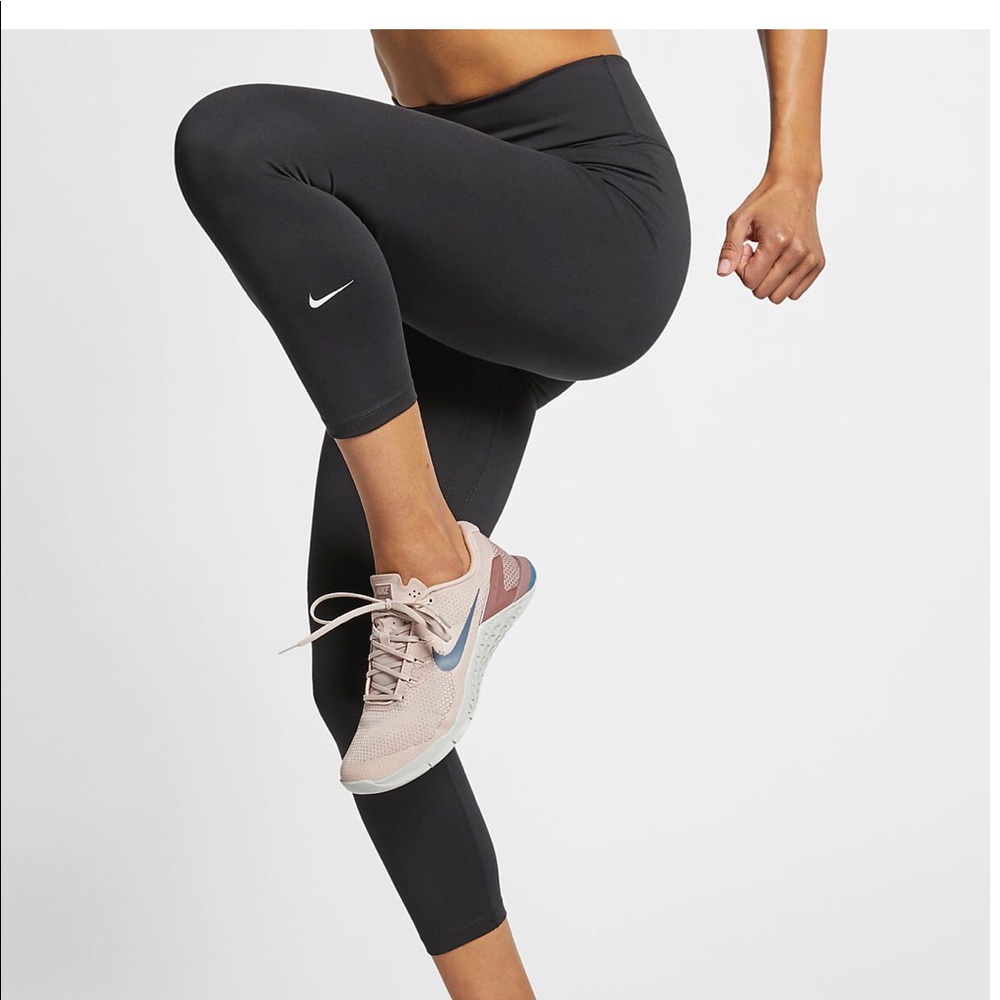 NWT Nike Crop Tights